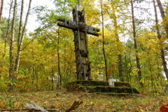 Dawny obóz jeniecki Oflag II D - pomnik stoi w miejscu, gdzie znajdowała się obozowa kaplica