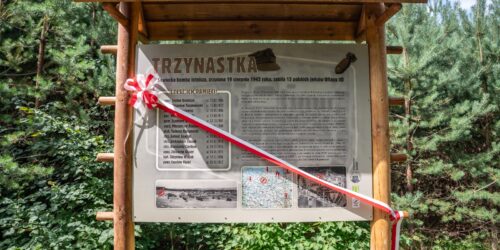 Odsłonięcie tablicy pamiątkowej na terenie Oflagu IID Gross Born